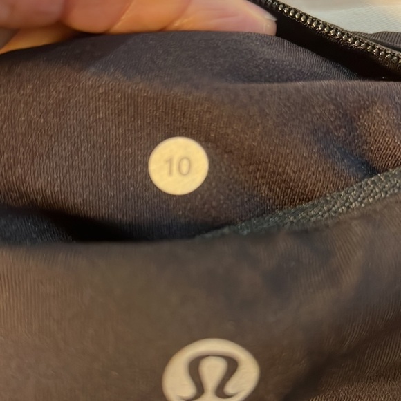 Lululemon Black Leggings - Mesh Side Detailing - Picture 6 of 7